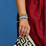 צמיד לבן כסף