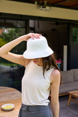 כובע באקט לבן